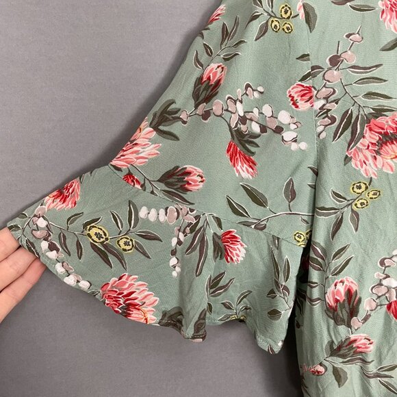 LOFT Wrap Top Floral Petite Medium‎ Tie Short Sleeve Flutter Rayon Spring Blouse - Picture 11 of 14